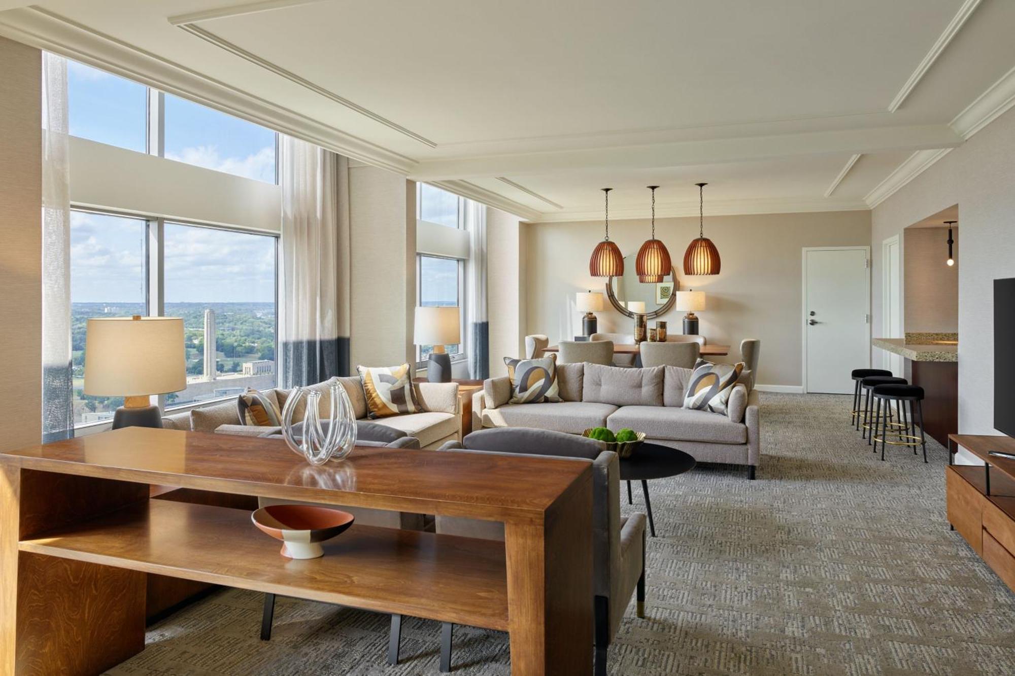 Luxury Suite Club level 1 Bedroom Presidential Suite
