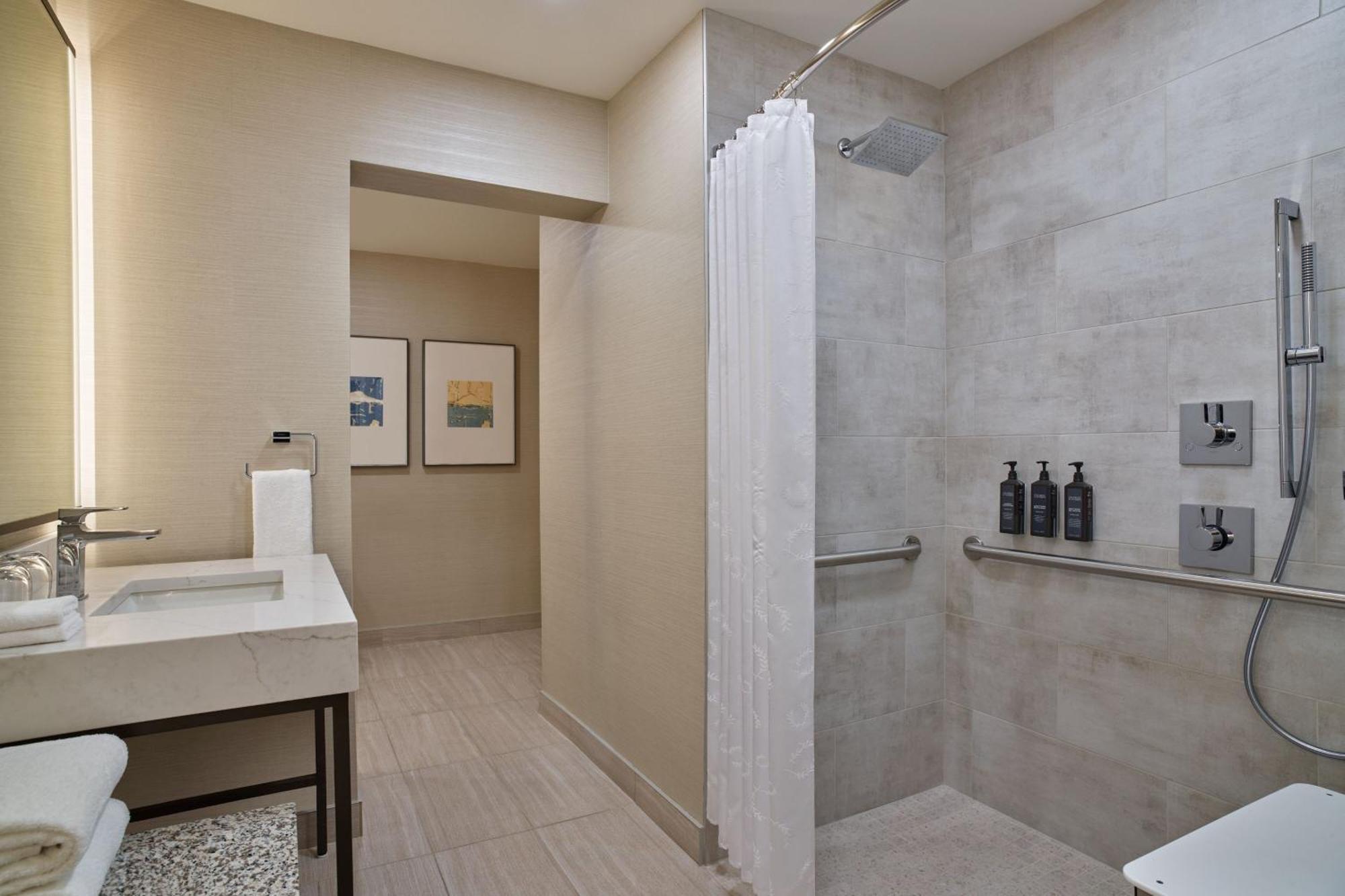 Luxury Suite Club level 1 Bedroom Presidential Suite